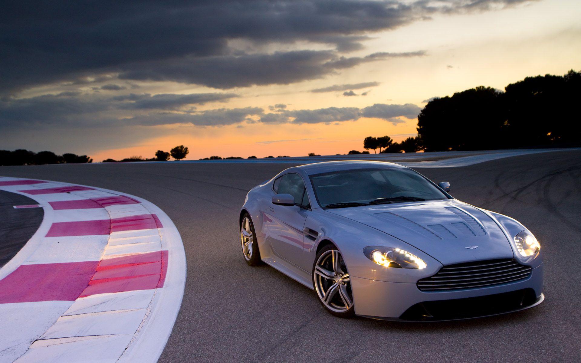 Aston Martin Vantage V wallpapers