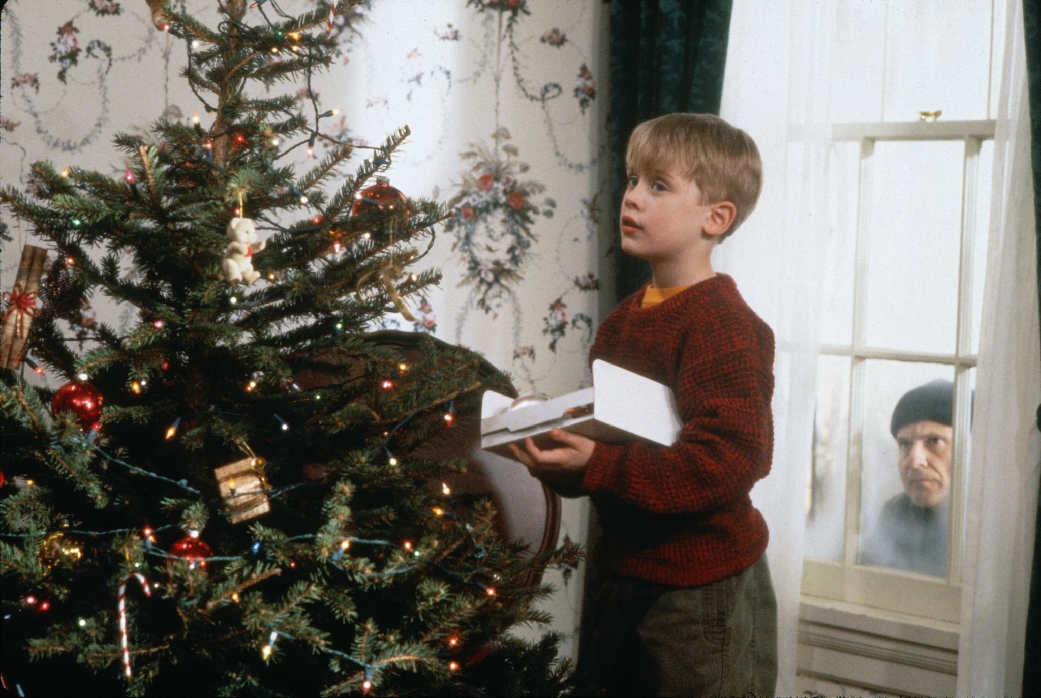 Home Alone Wallpapers, Desk 4K Wallpaper of Home Alone