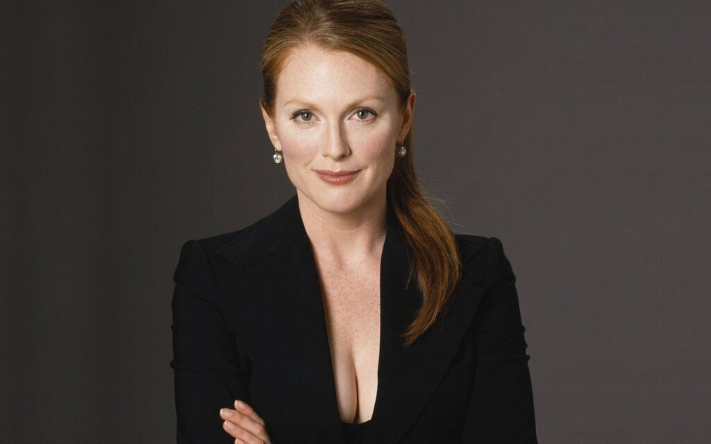 Julianne Moore 2K Wallpapers and Backgrounds Wallpaper