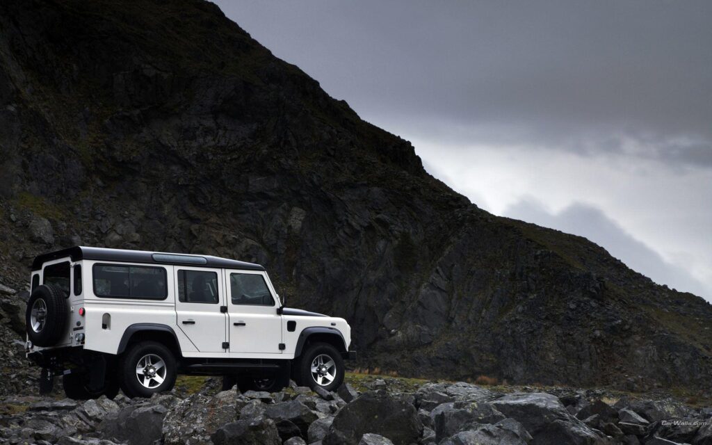 Land Rover Defender Wallpapers Group with items