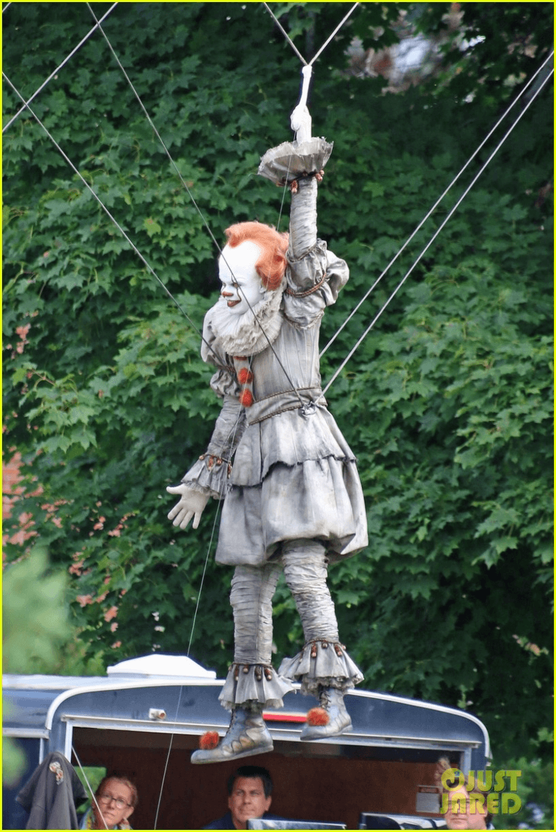 Here’s Another Look at Pennywise from the Set of It Chapter Two