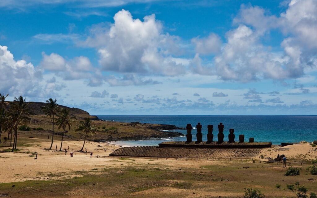 Easter Island Statues Android wallpapers for free