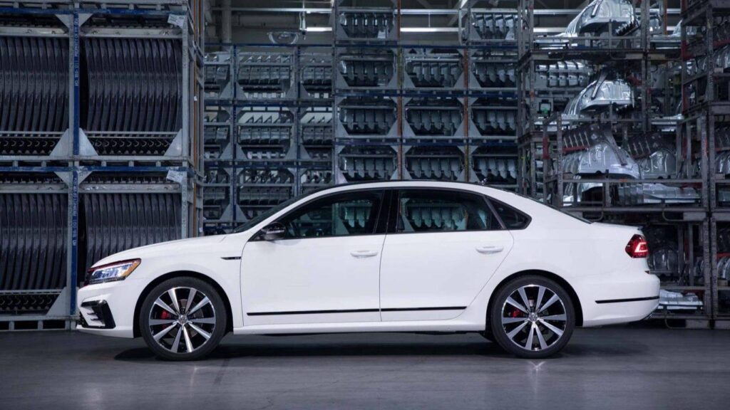 Volkswagen Passat Front Wallpapers