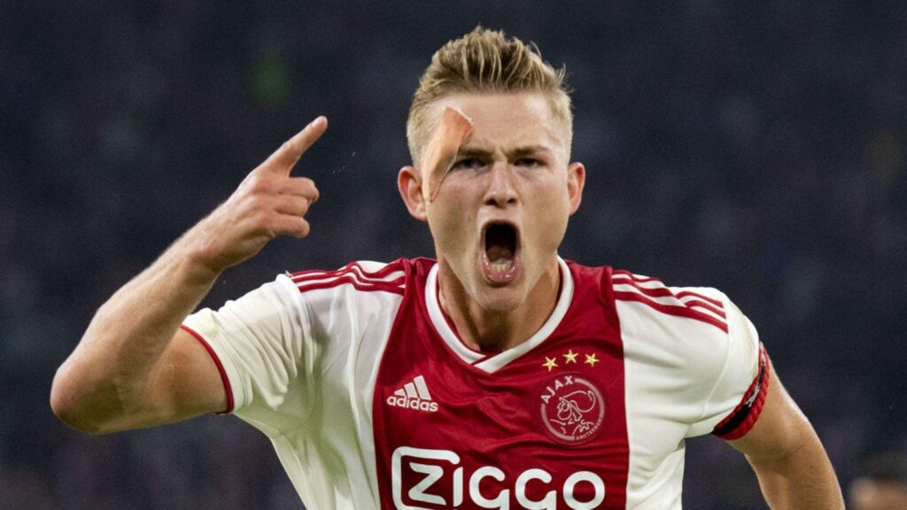De Ligt focused on Ajax as talk of following De Jong to Barcelona mounts