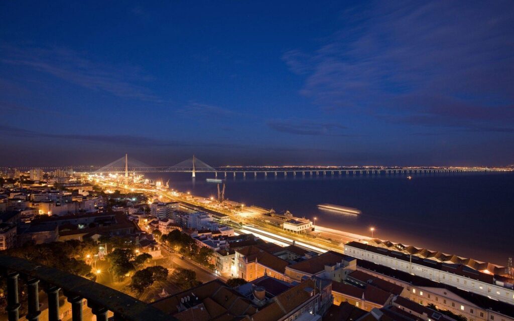 Nocturna New Lisbon Bridge Wallpapers