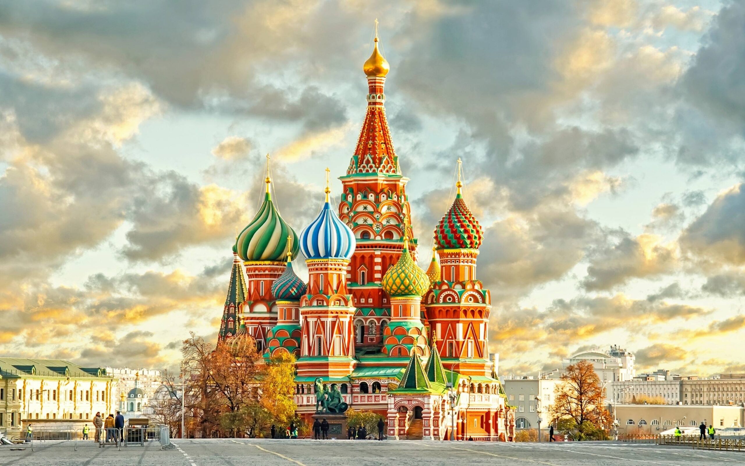Saint Basil&Cathedral Moscow wallpapers 2K backgrounds download