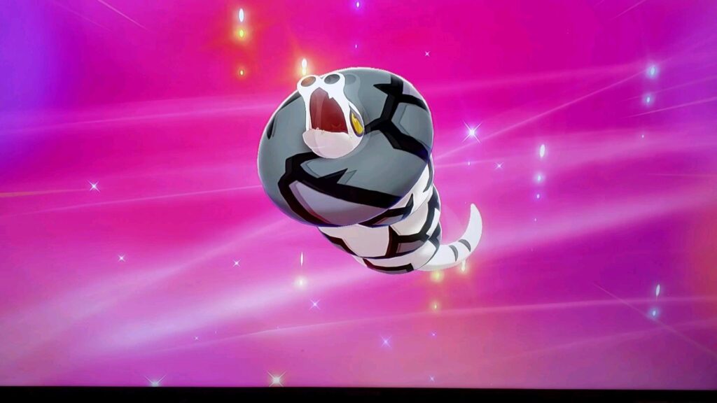 Shiny Silicobra evolving to Sandaconda PokemonSwordAndShield