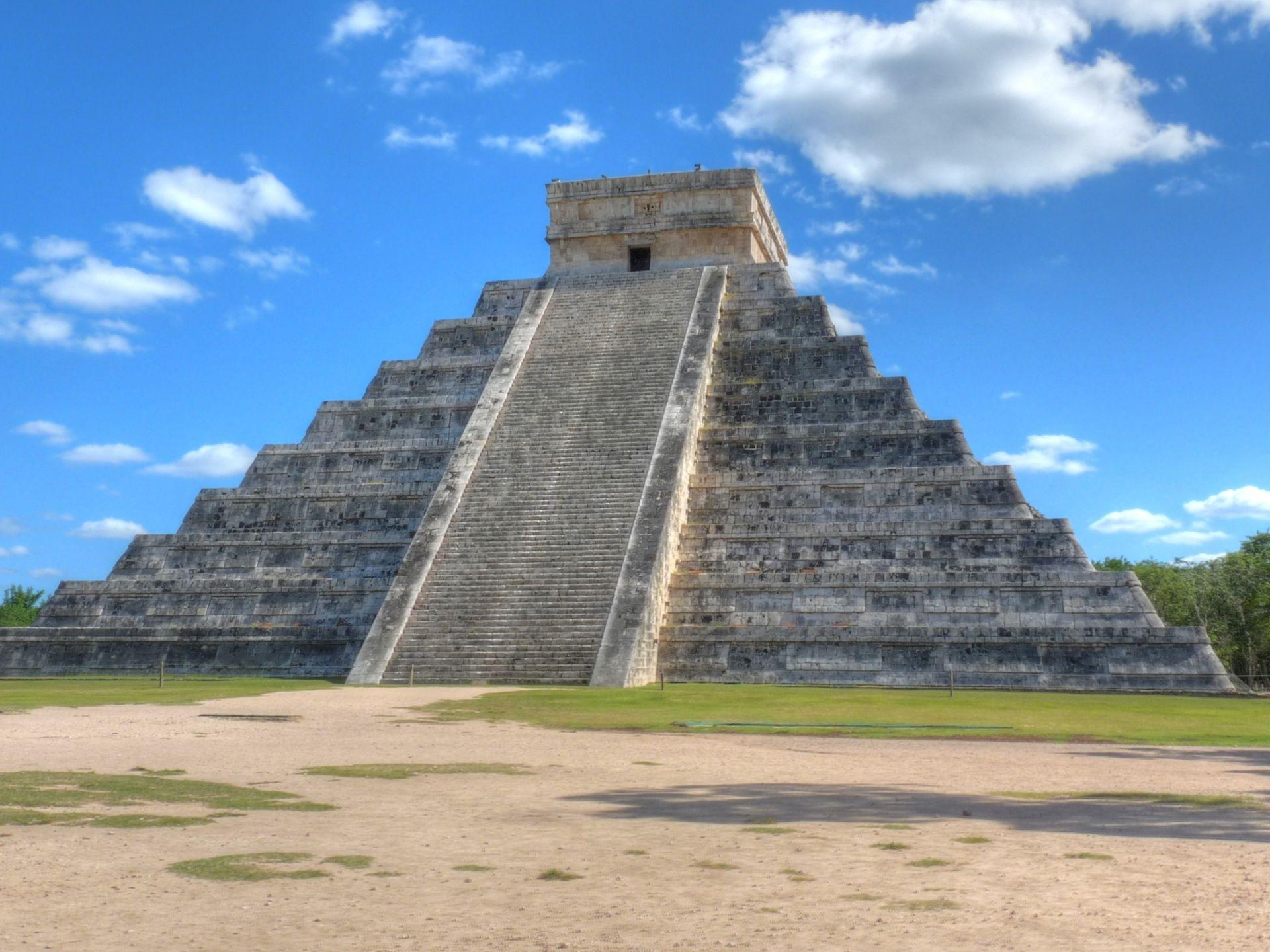 Chichen Itza 2K Wallpapers and Backgrounds