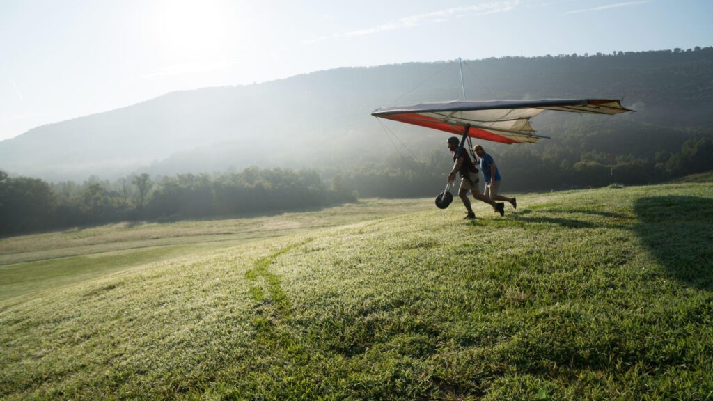Hang gliding on Lookout Mountain The best in the world