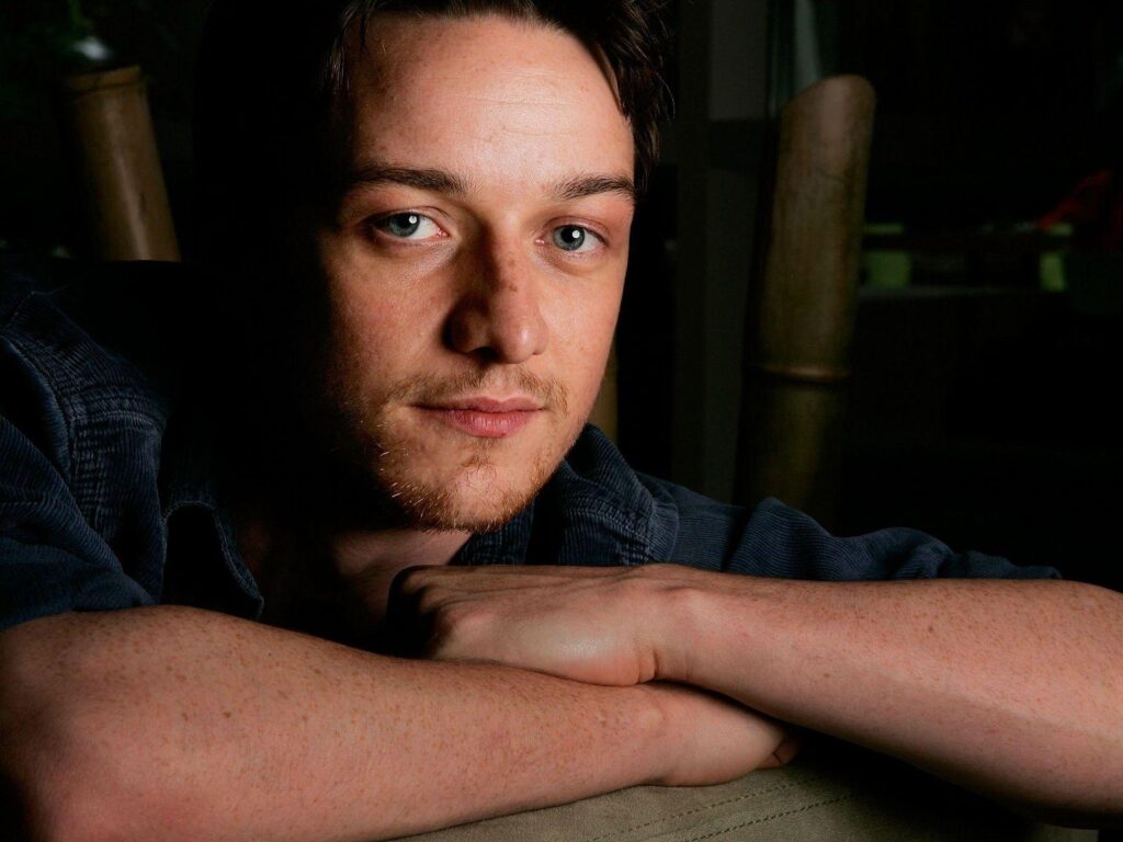 Wallpapers James mcavoy, Actor, Blue eyes, Hands, Charming HD
