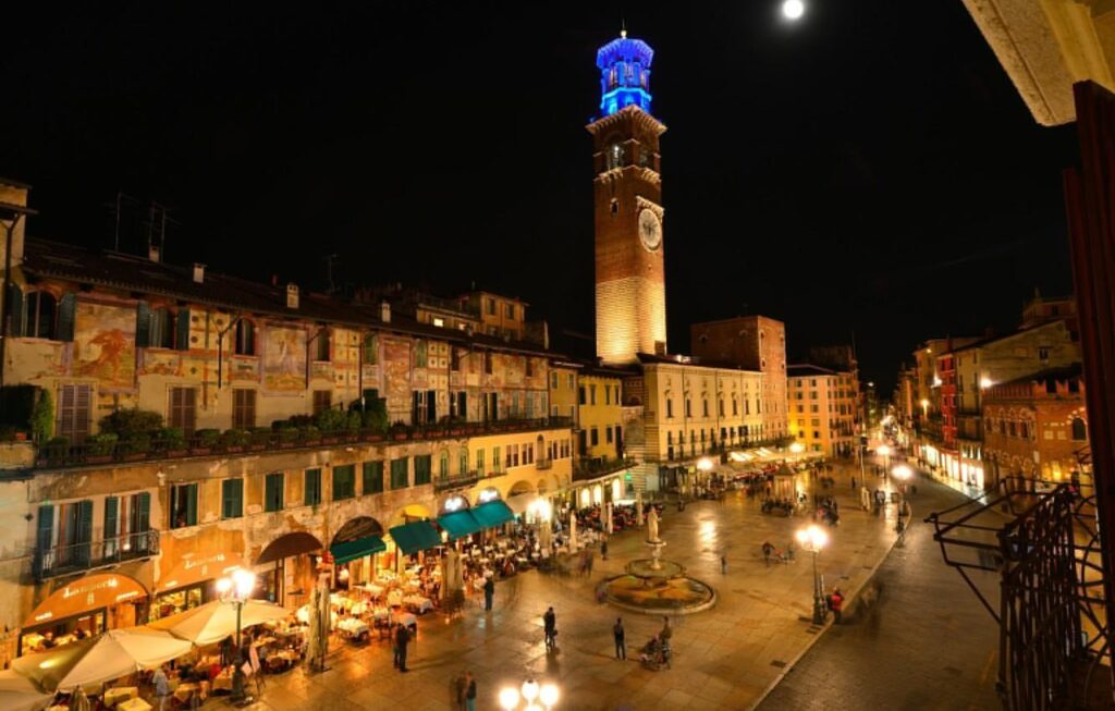 Wallpapers night, lights, tower, home, area, Italy, Verona Wallpaper for