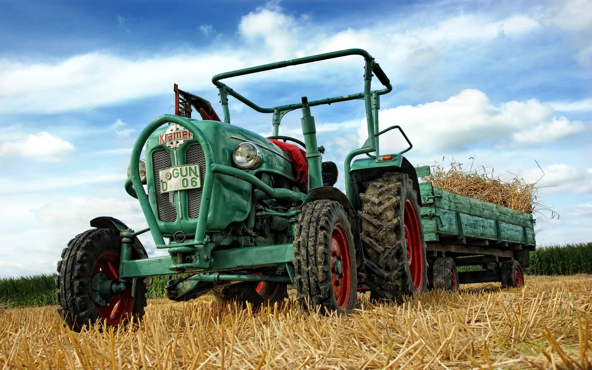 Download Tractor  High Resolution Wallpapers