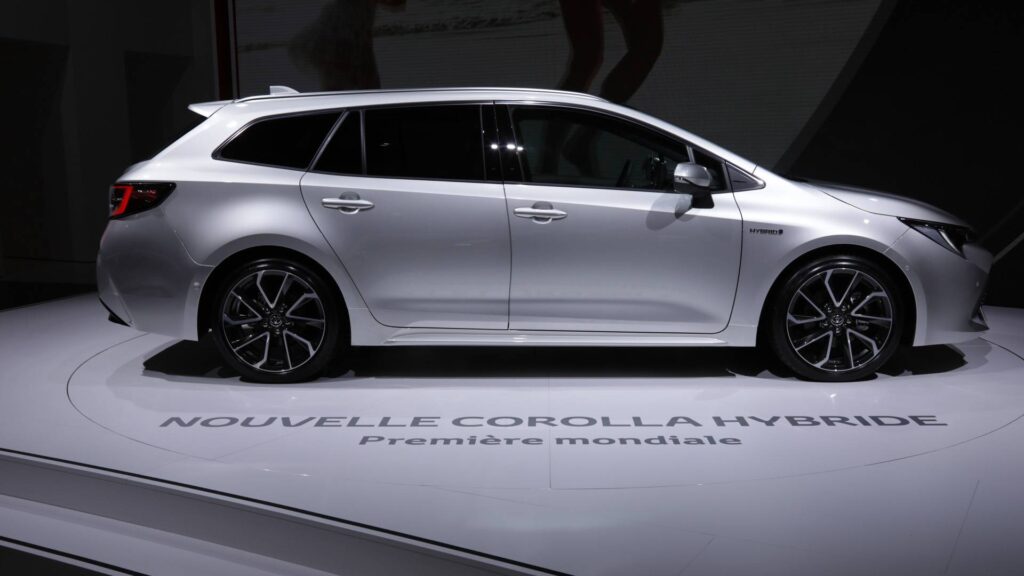 Toyota Corolla bids adieu to Auris in Paris