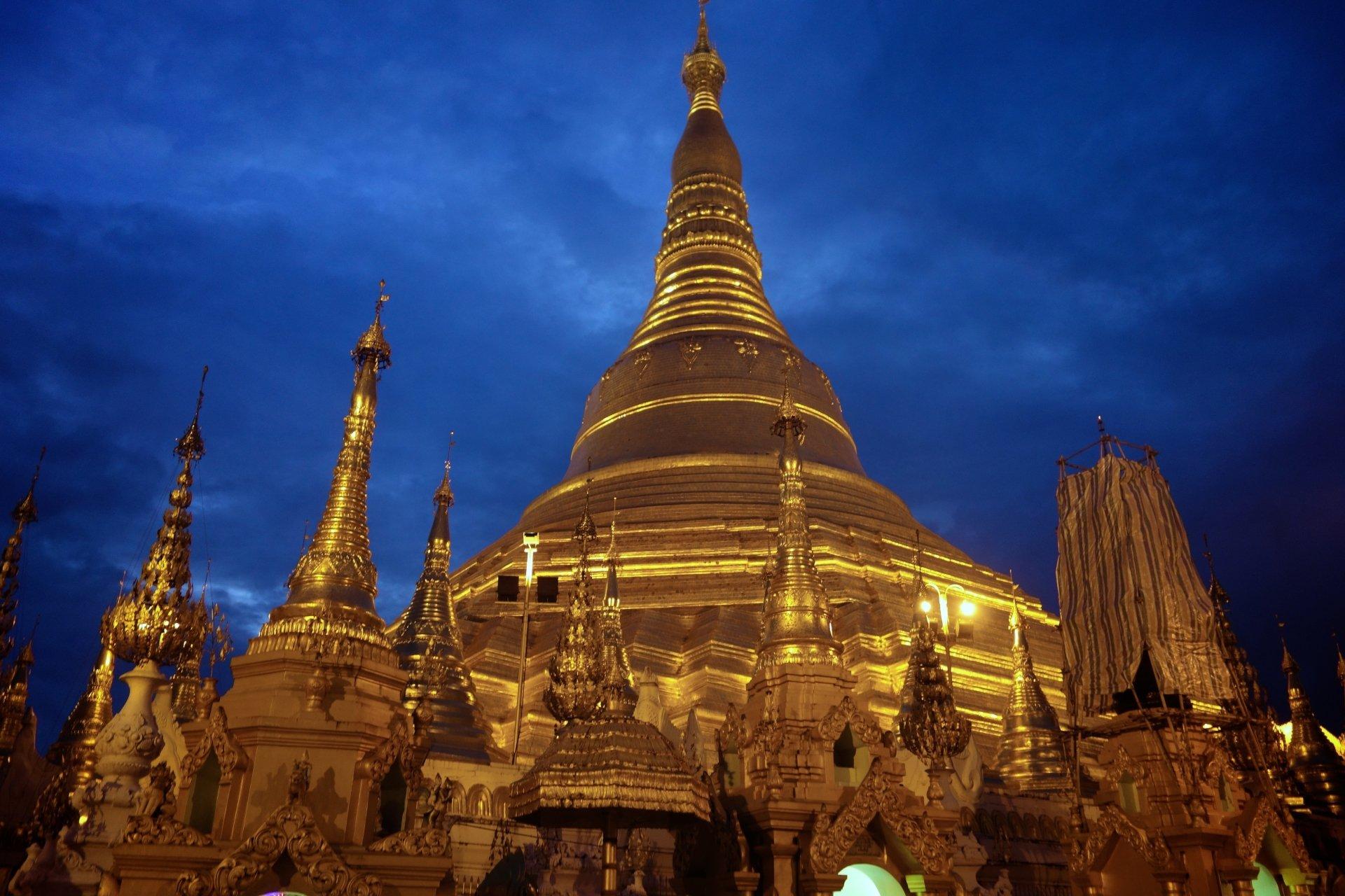 Shwedagon Pagoda 2K Wallpapers