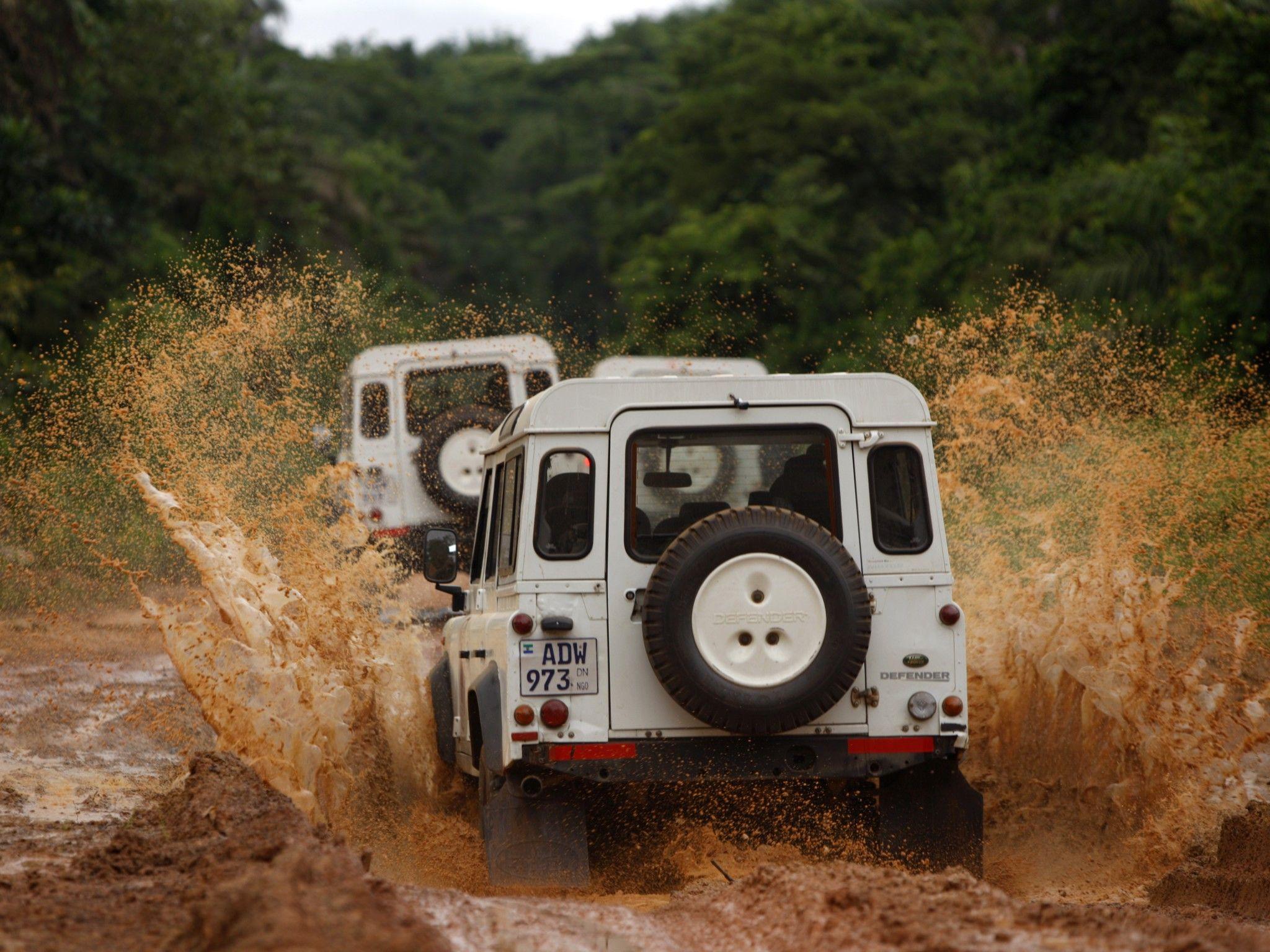Land Rover Defender picture