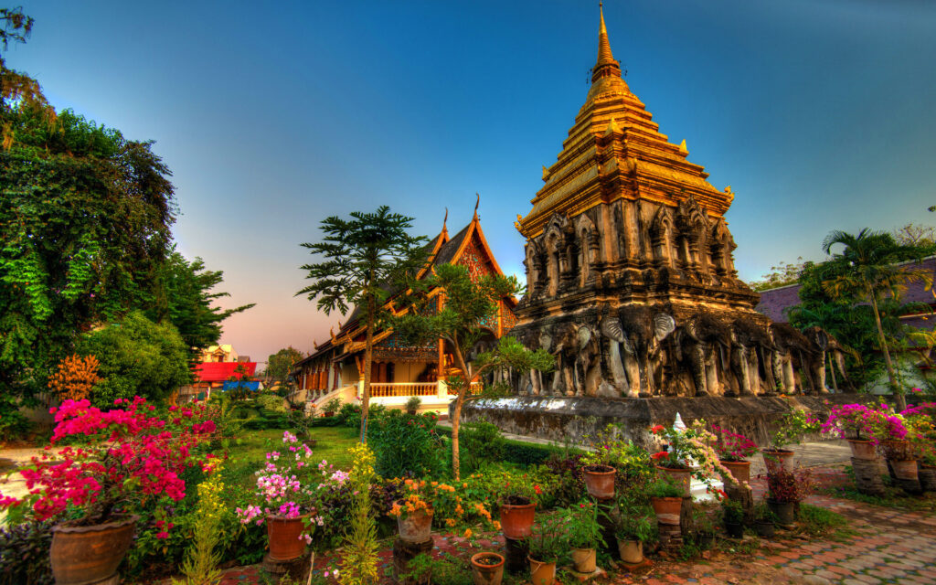 Temple complex in the resort of Chiang Mai, Thailand wallpapers and