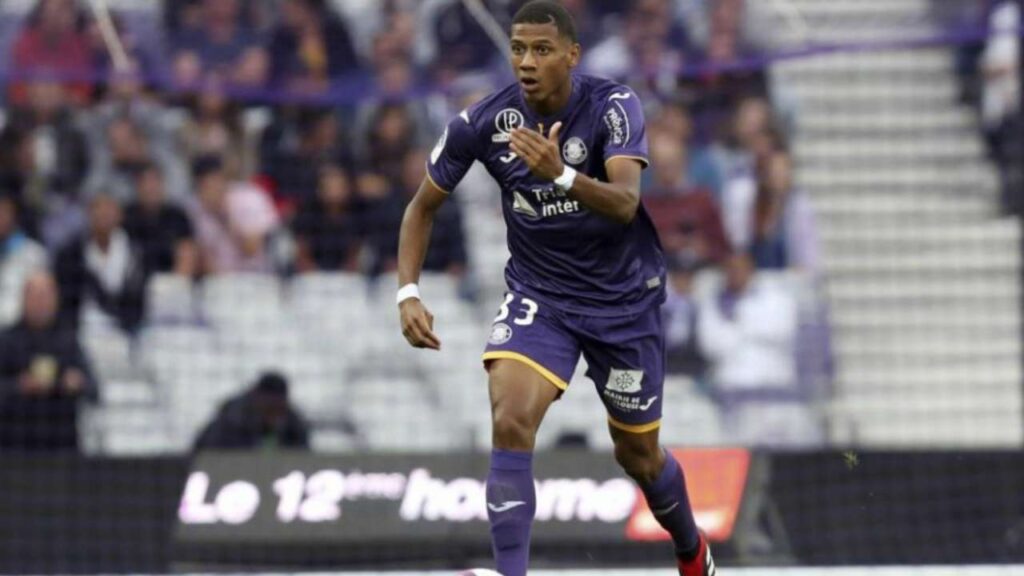 Barcelona confirm signing of Toulouse central defender Jean