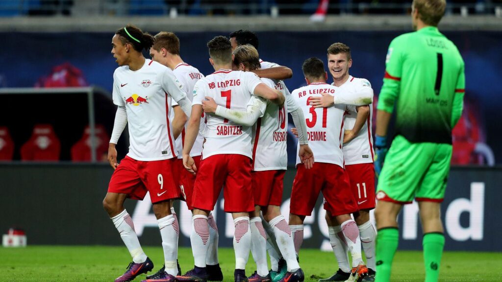 RB Leipzig gets in on the Mannequin Challenge