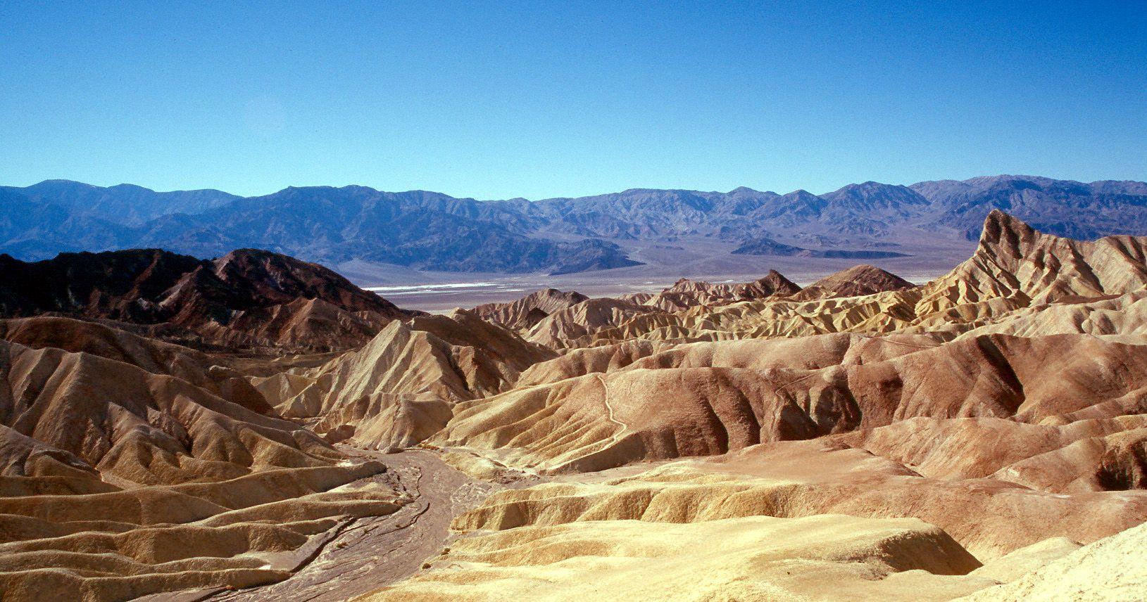 Death Valley National Park 2K Wallpapers