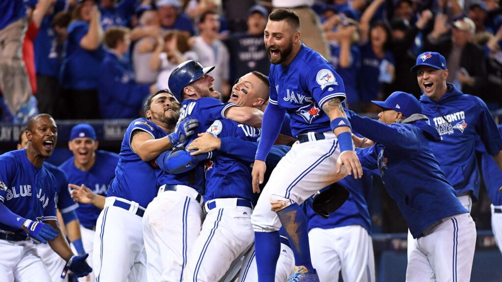 Blue Jays sweep Rangers, head to ALCS on Donaldson’s dash home