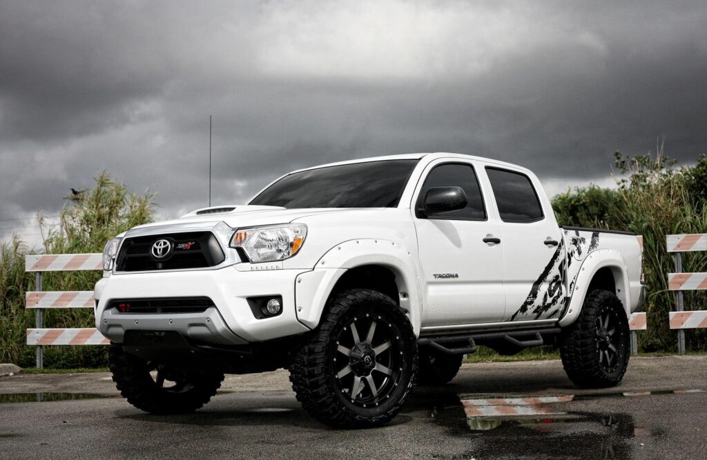 Amazing White Toyota Tacoma