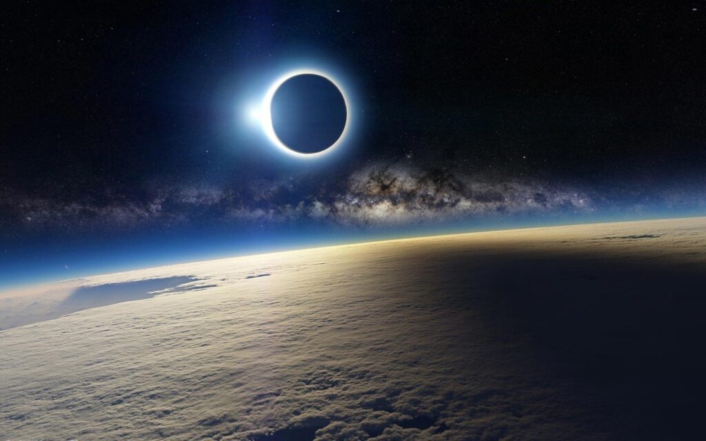 Amazing Lunar Eclipse HR Pictures ×