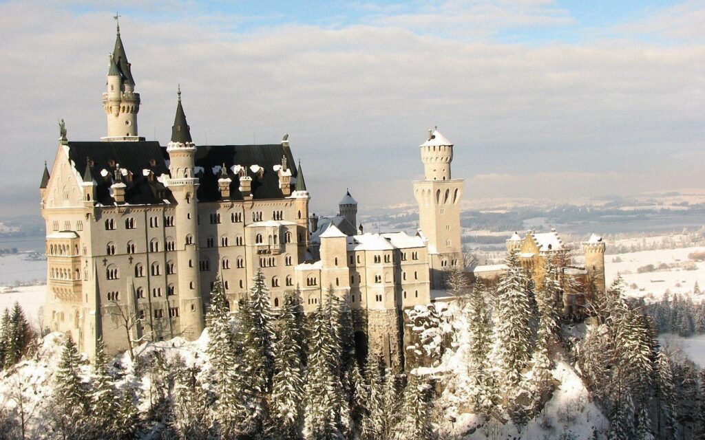 Neuschwanstein Castle wallpapers