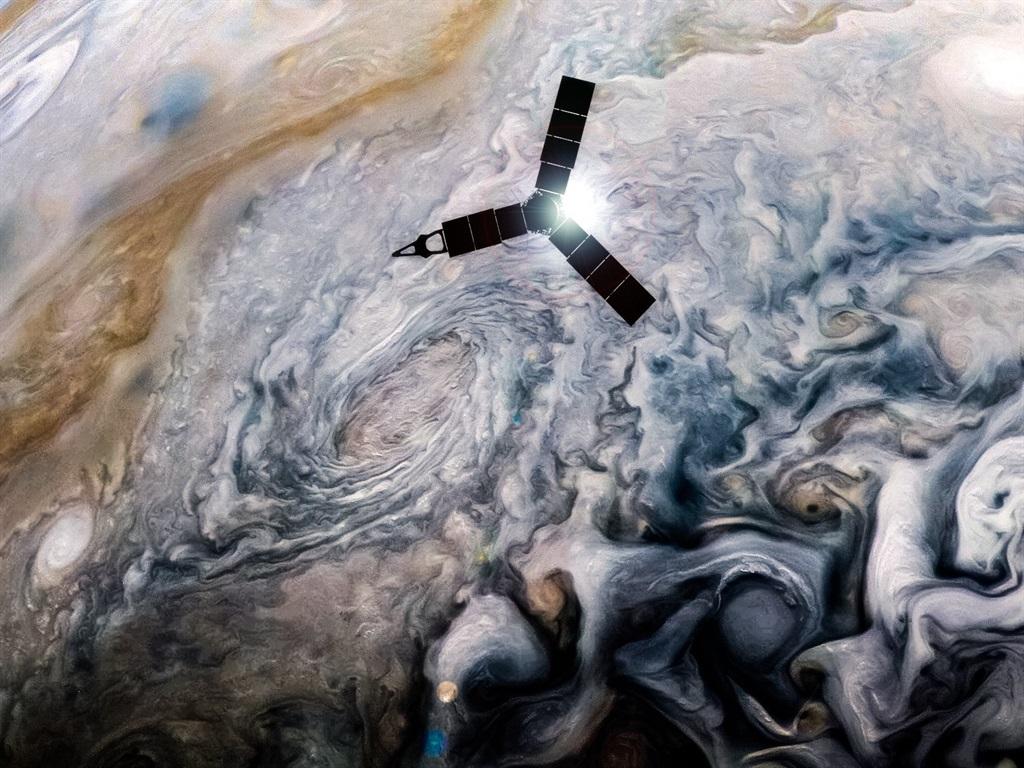 NASA’s Jupiter probe just beamed back mesmerising new photos of the