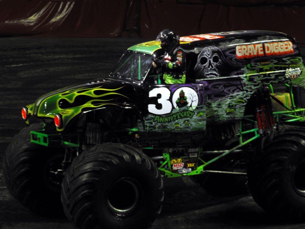 GRAVE DIGGER monster truck race racing monster