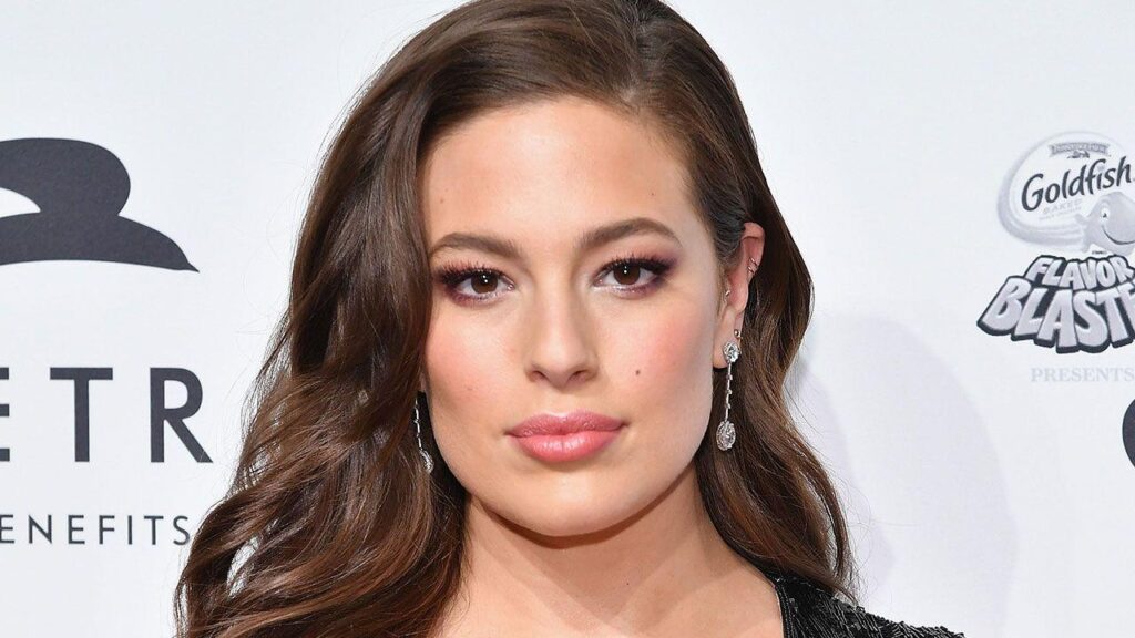 Ashley Graham Poses Nude in Super Sexy Photo Shoot, Opens Up About