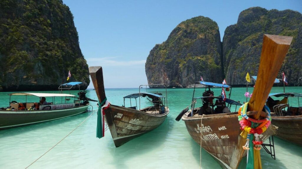 Backgrounds boats Bay in Phuket wallpapers and Wallpaper