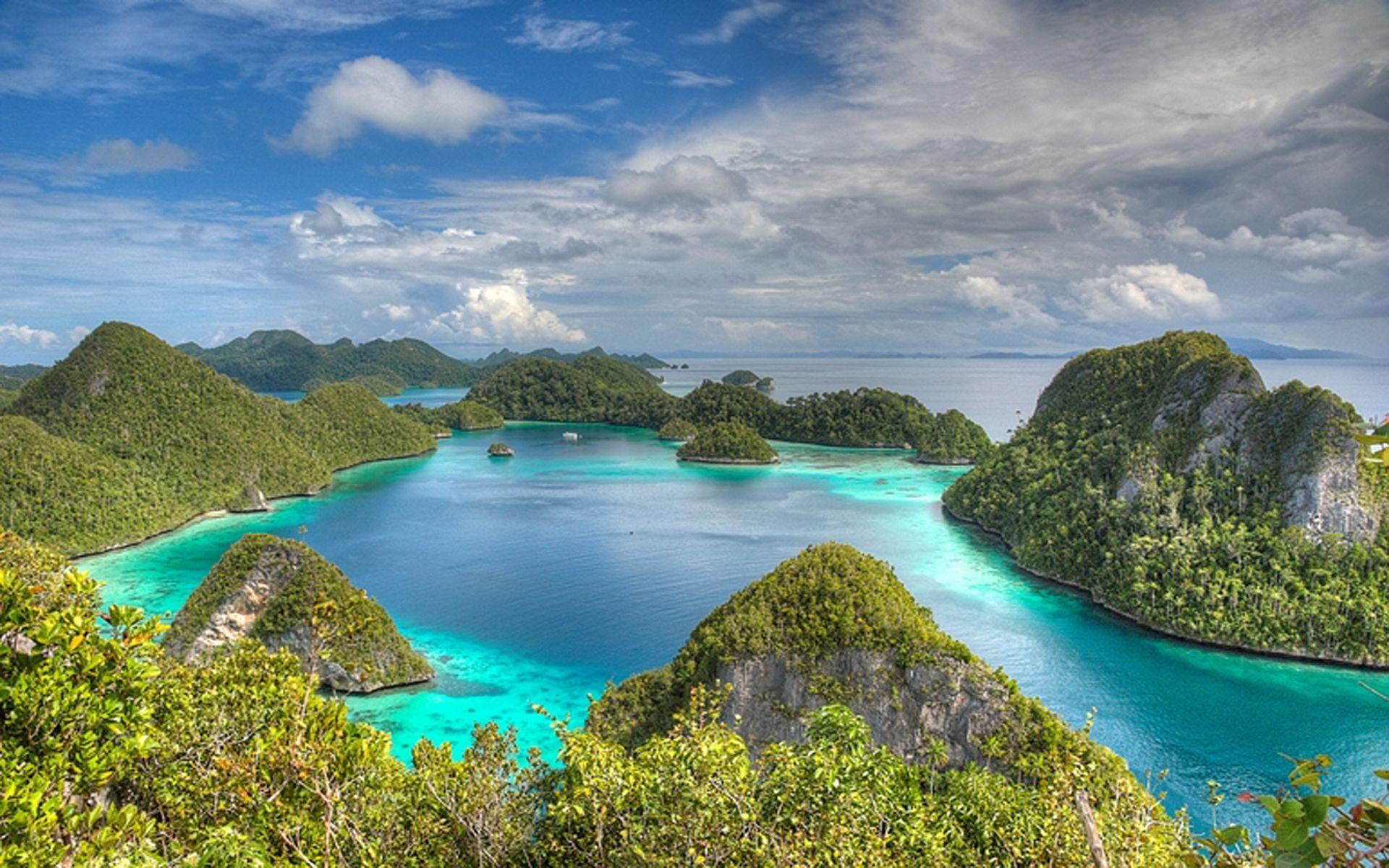 Raja Ampat Indonesia Beautiful 2K Wallpapers Islands With Green