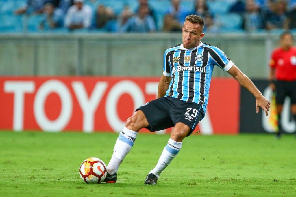Tactical Analysis How Arthur will fit in at Barcelona