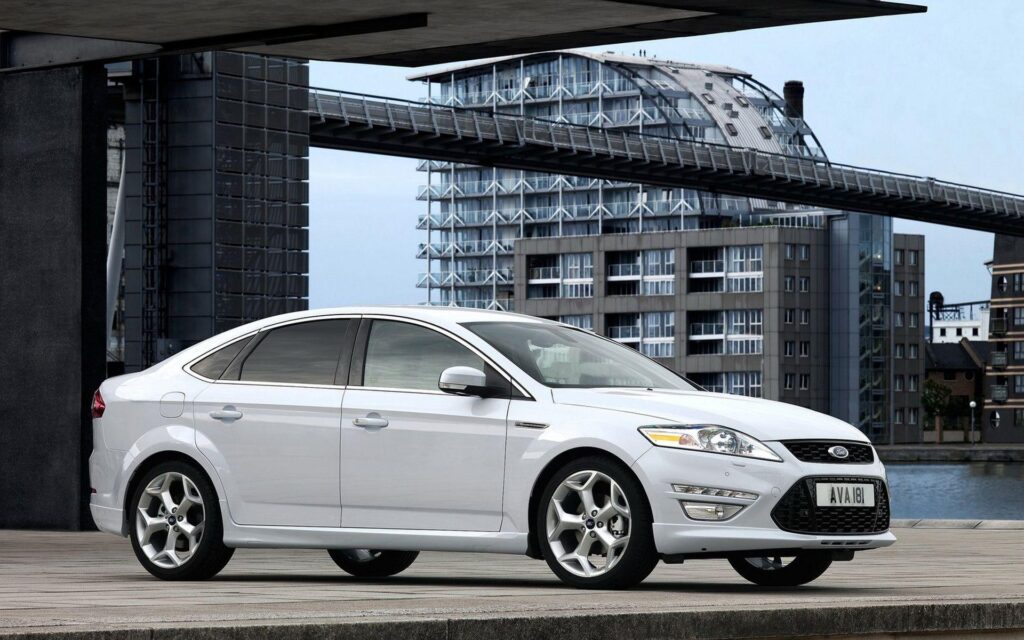 Ford Mondeo 2K Wallpapers