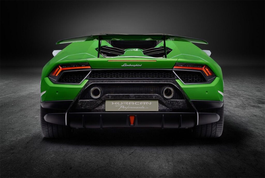 Lamborghini Huracan Performante Spyder Looks Delicious In First