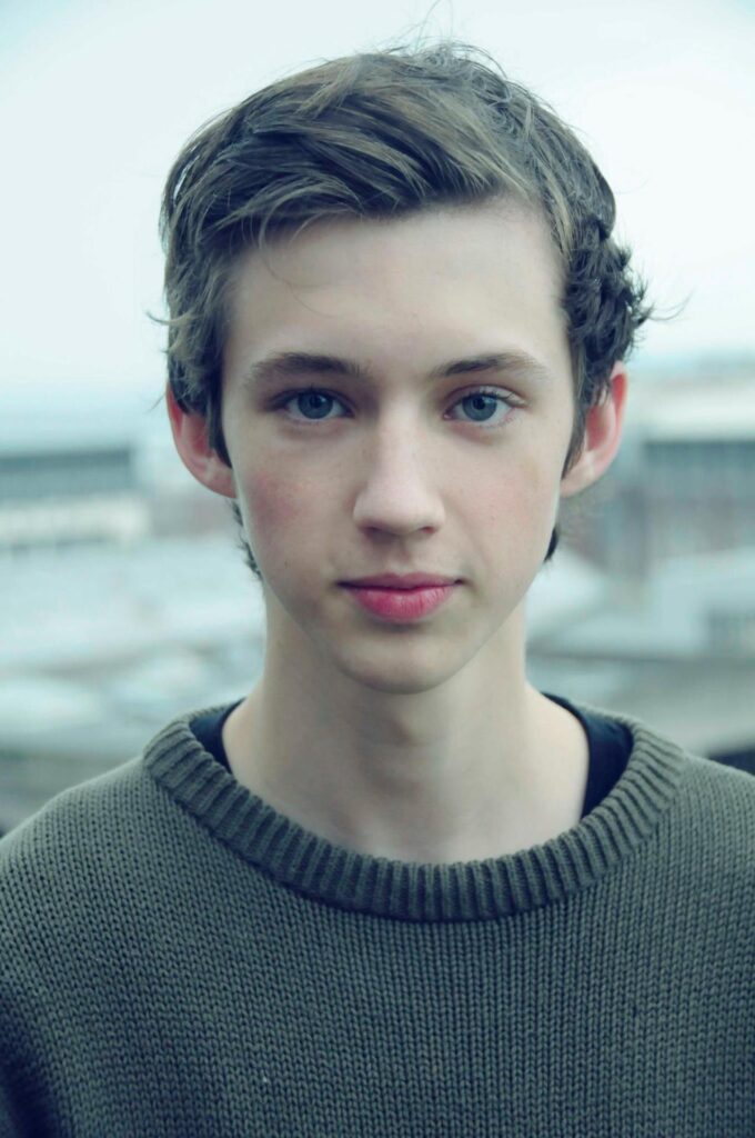 Troye Sivan Wallpaper Troye Sivan 2K wallpapers and backgrounds photos