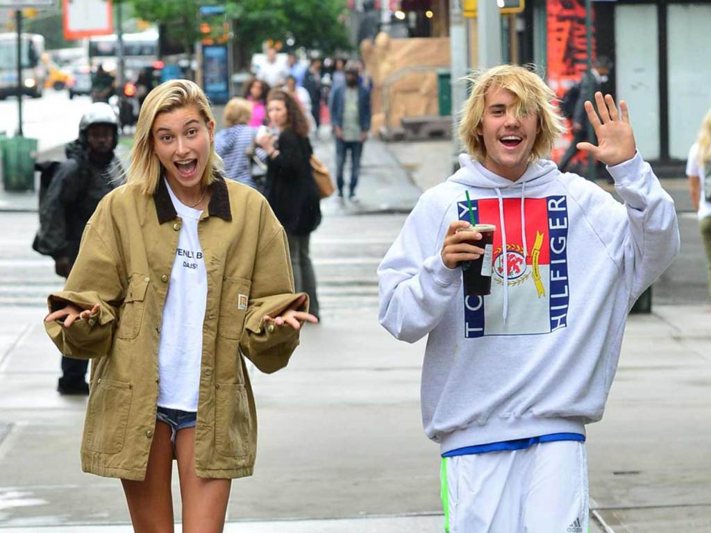 Justin Bieber And Hailey Baldwin Are All Smiles For Paparazzi in NYC
