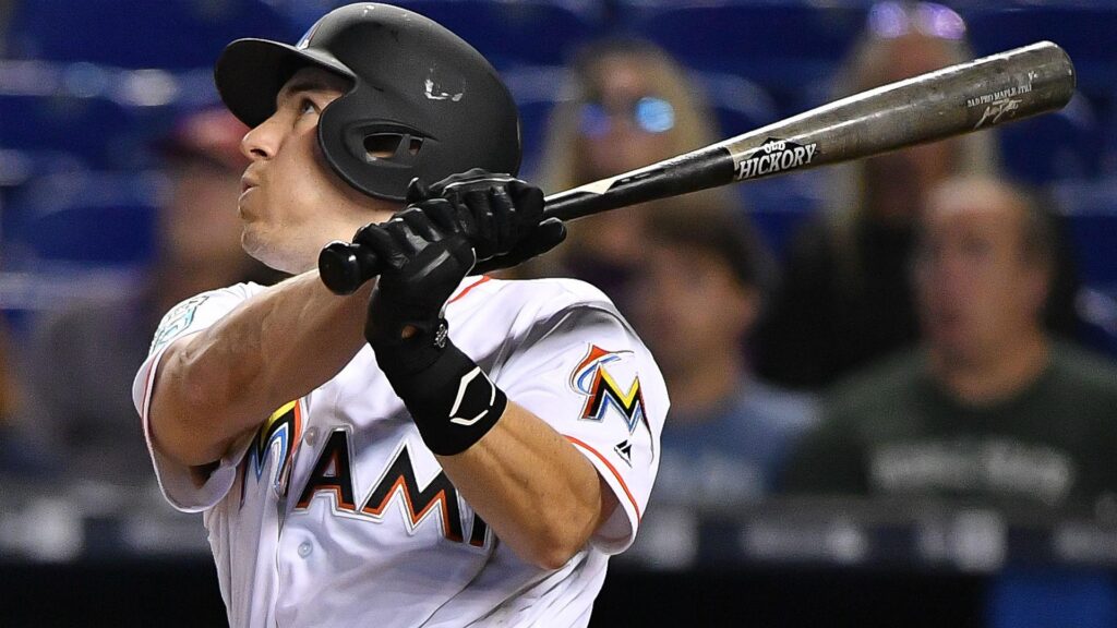 MLB hot stove Phillies acquire JT Realmuto from Marlins