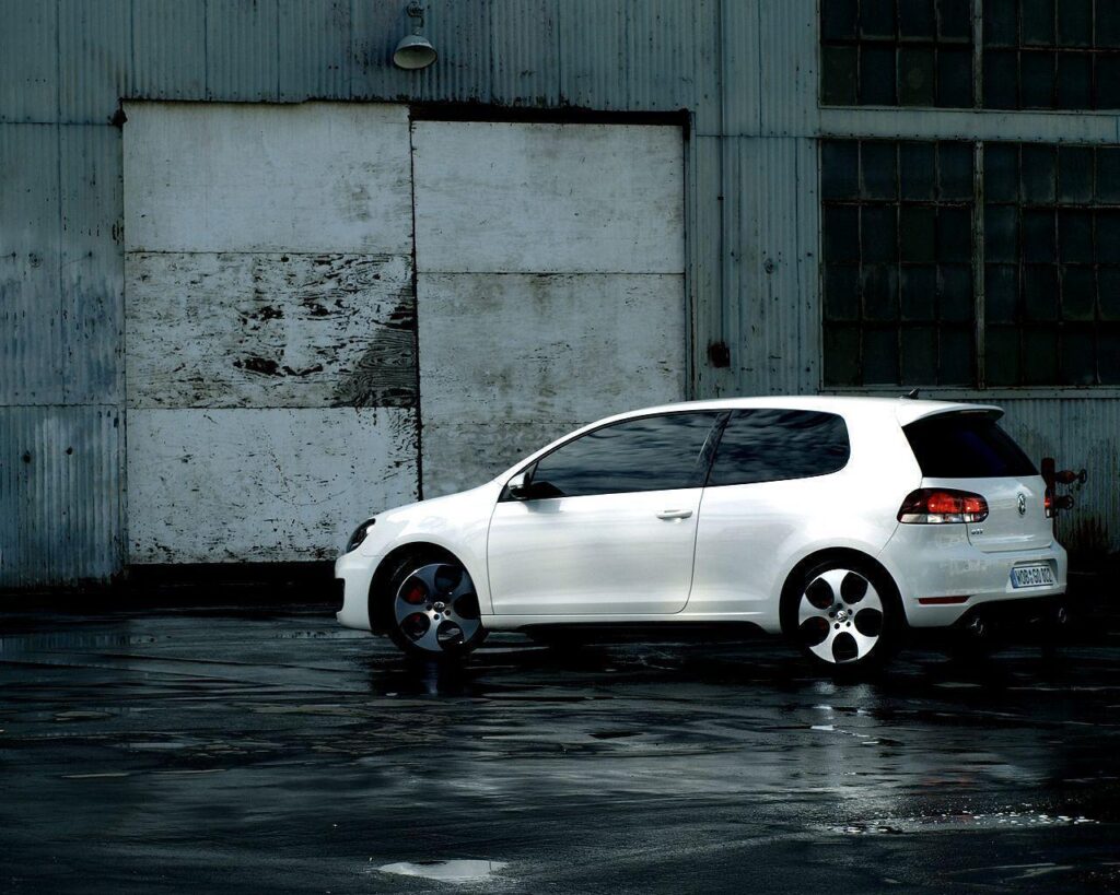 Enjoy our wallpapers of the month!!! Volkswagen Golf GTI