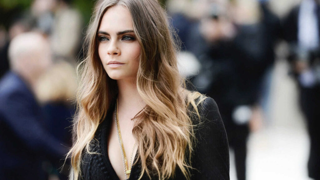 Cara Delevingne Desk 4K 2K Wallpapers p