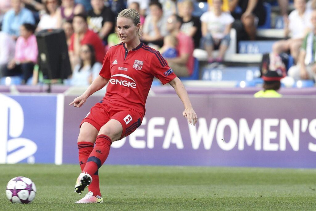 Around The Forest Amandine Henry named to French National Team