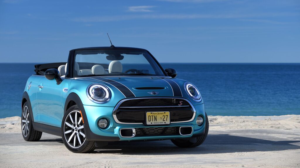 Mini Cooper ConvertibleSimilar Car Wallpapers