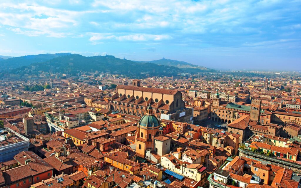 Download wallpapers Bologna, k, summer, buildings, cityscapes