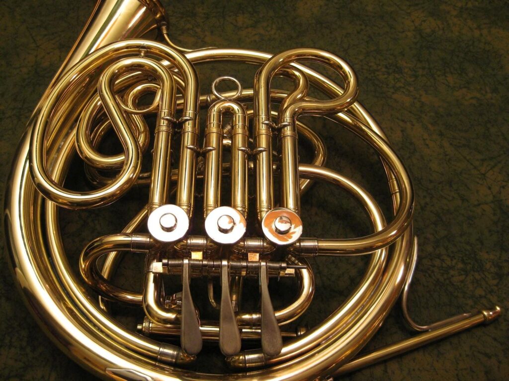 French horn 2K Wallpapers