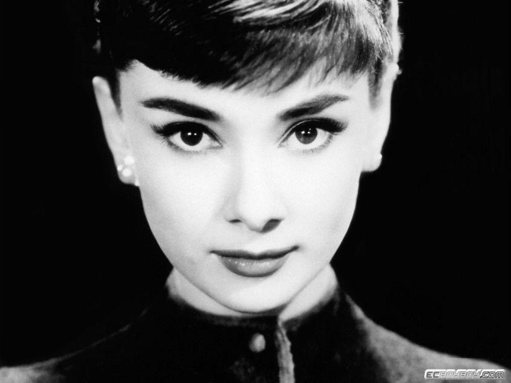 Audrey Hepburn Wallpapers 2K Wallpaper