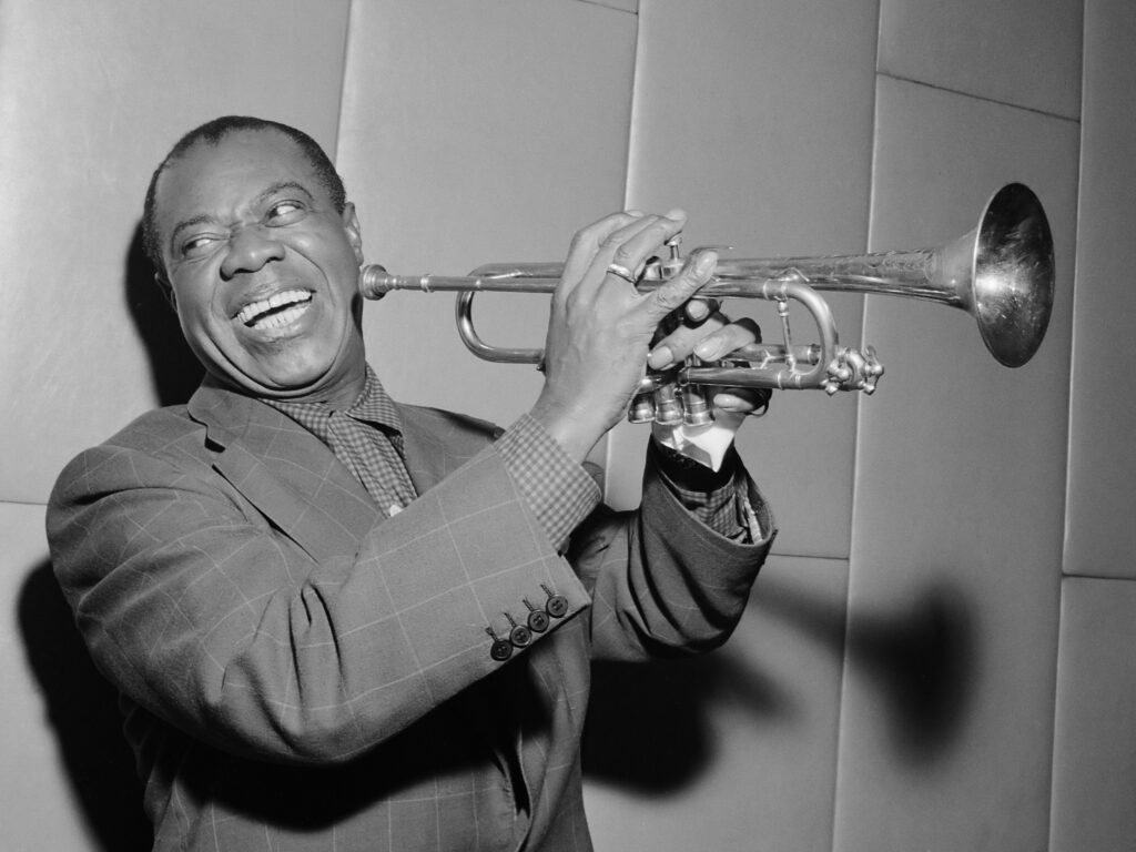 Download wallpapers louie armstrong, jazz, pipe, bw hd