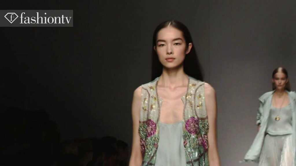 Fei Fei Sun 4K Fashion Week Model on FashionTV