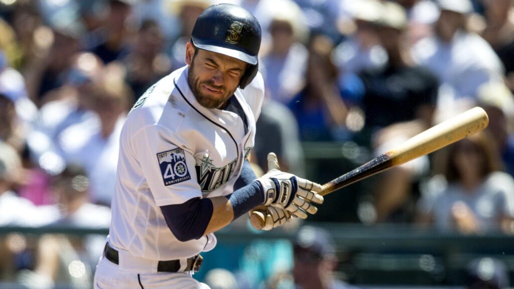 Mariners’ Mitch Haniger hits in the face by a pitch