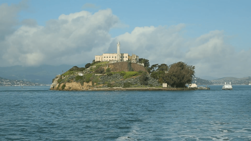 Escape from Alcatraz boat leaving in San Francisco Stock Video