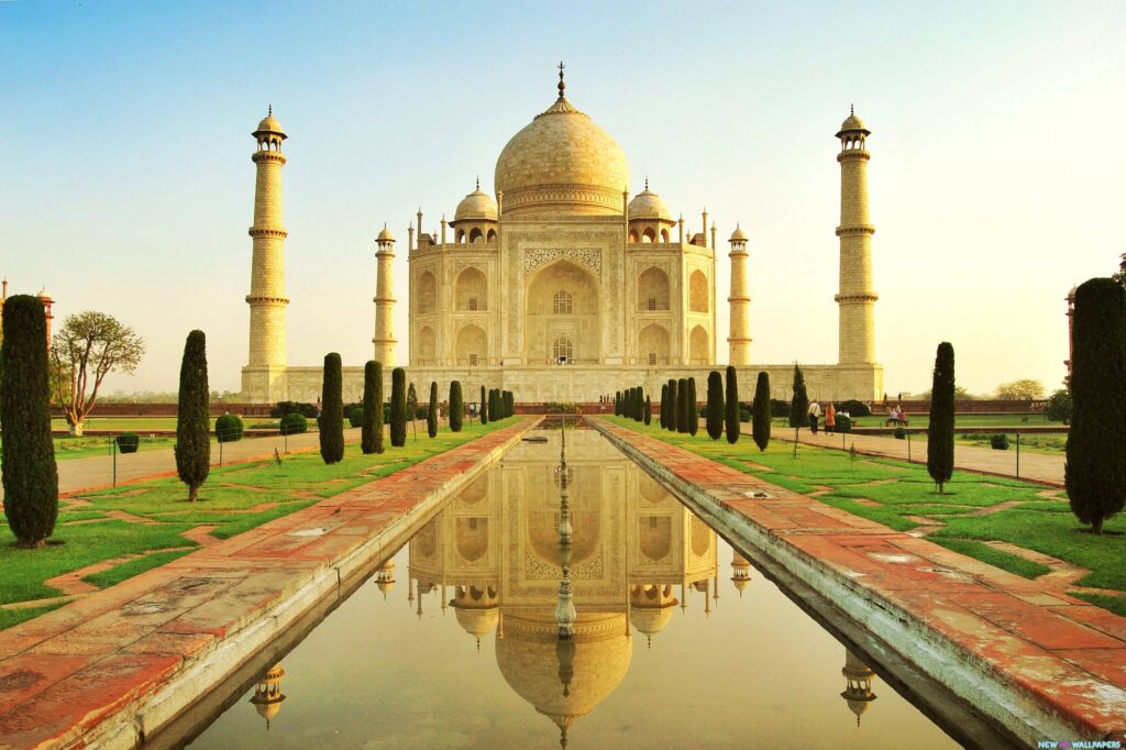 Beautiful Taj Mahal Desk 4K 2K Wallpapers